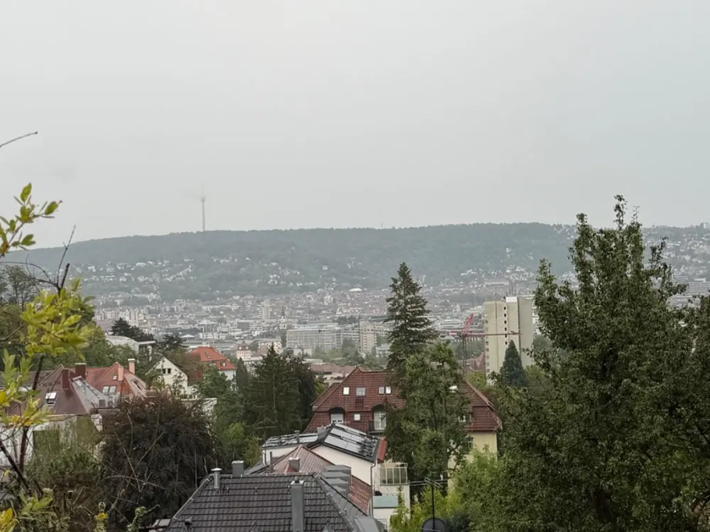 Schöne 4 Zimmer Maisonette-Wohnung mit Balkon u. Aussicht