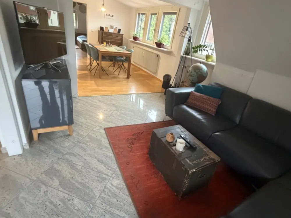 Schöne 4 Zimmer Maisonette-Wohnung mit Balkon u. Aussicht