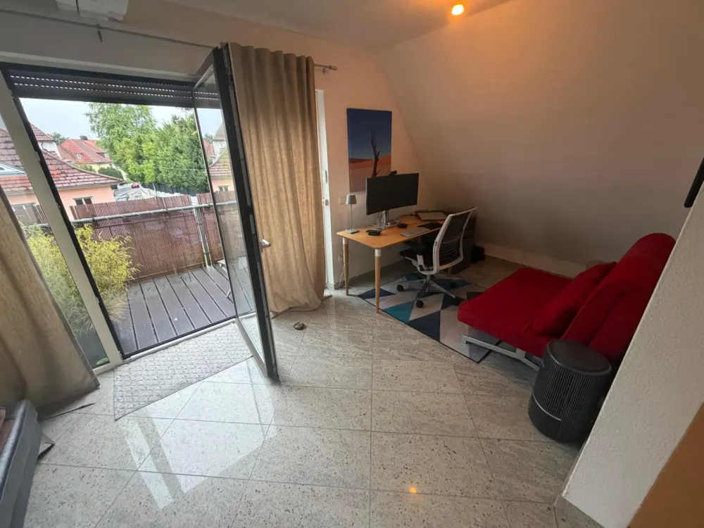 Schöne 4 Zimmer Maisonette-Wohnung mit Balkon u. Aussicht