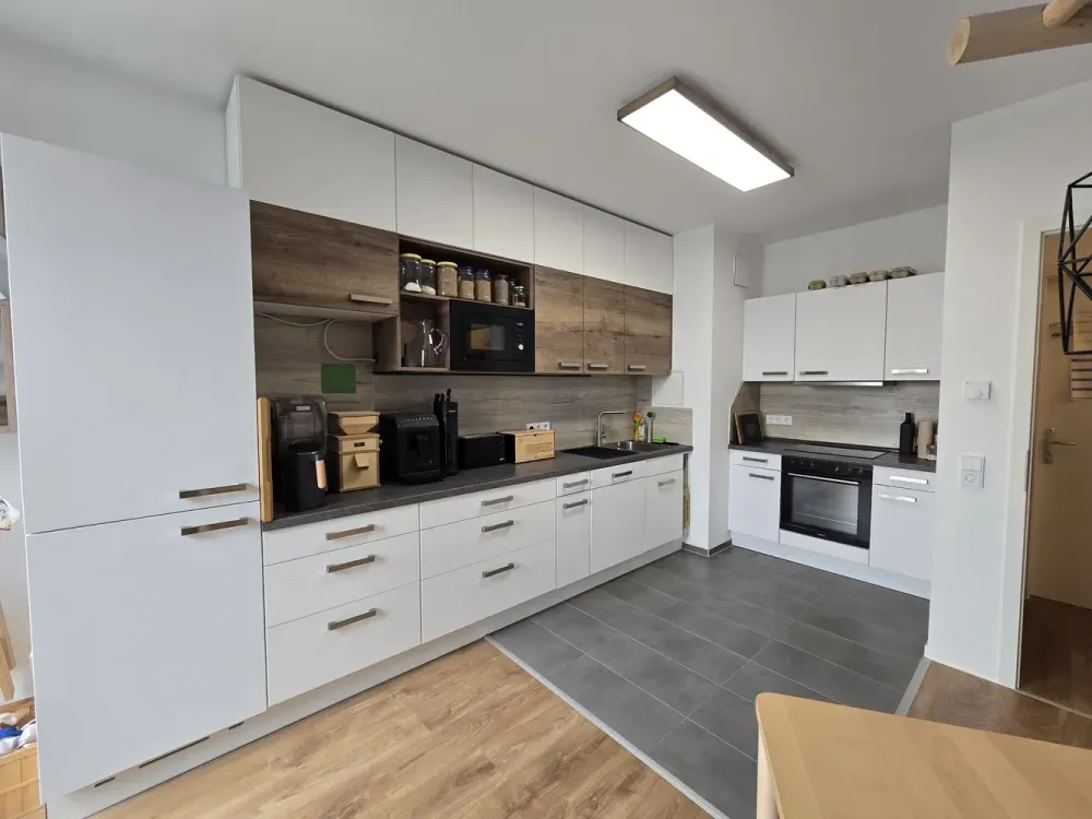Lichtdurchflutete 3‑Zimmer‑Wohnung mit großzügiger Dachterrasse