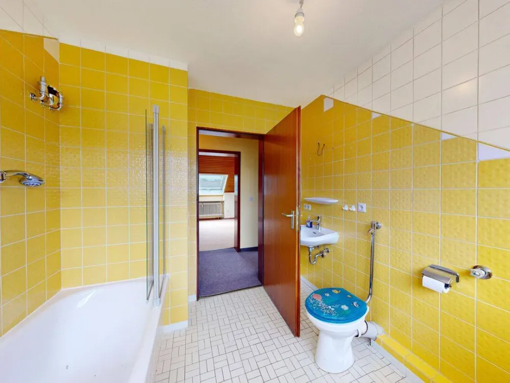 IMMOPARTNER - 3-ZIMMER-DACHGESCHOSSWOHNUNG MIT BALKON UND GARAGE