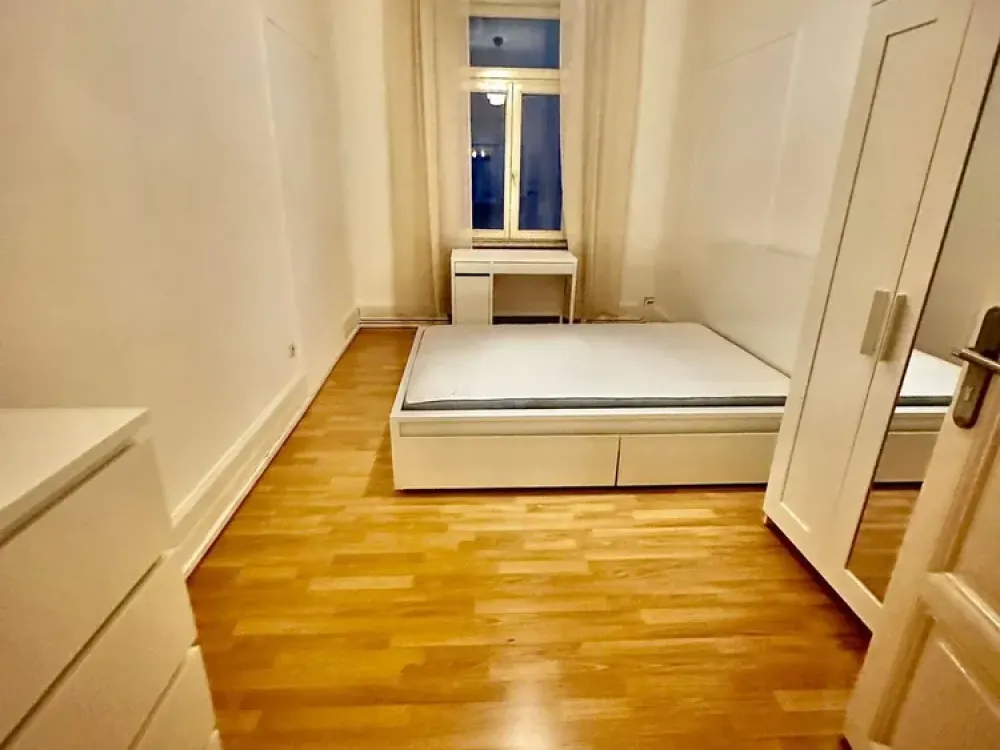 Erstbezug - hell & ruhiges WG Zimmer in sehr begehrter Wohnlage nähe Merianplatz
