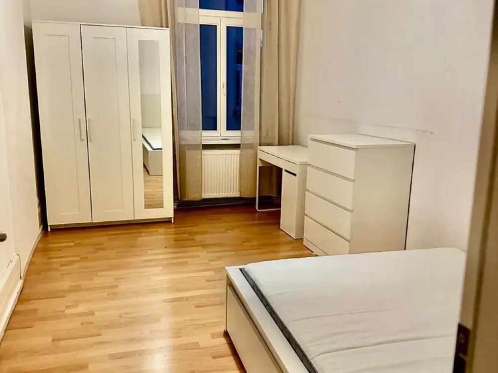 Erstbezug - hell & ruhiges WG Zimmer in sehr begehrter Wohnlage nähe Merianplatz
