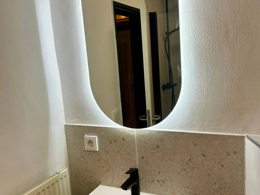 Moderne 1 Zimmer Wohnung mit Tiefgarage in Winterhude.
