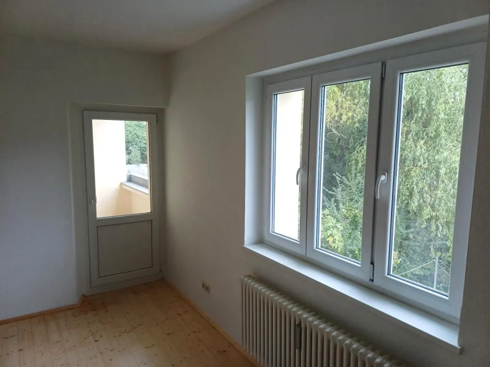 Schöne 3 Raum Wohnung mit EBK und 2 Balkonen in Stötteritz