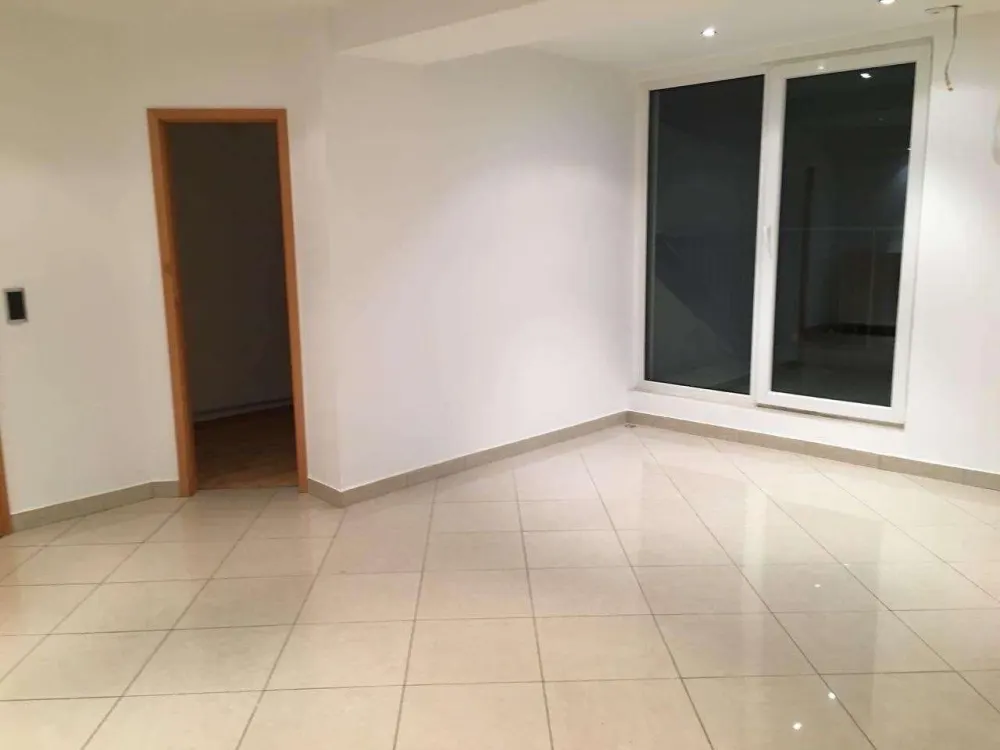 Charmante 3-Zimmer-Dachgeschosswohnung mit Einbauküche, Klimaanlage und Stellplatz in Waltrop.
