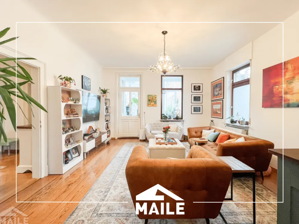 Traumhafte 5,5 Zimmer-Altbauwohnung mit Balkon, Loggia, EBK und Außenstellplatz im Stuttgarter Süden