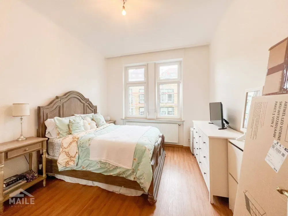 Traumhafte 5,5 Zimmer-Altbauwohnung mit Balkon, Loggia, EBK und Außenstellplatz im Stuttgarter Süden