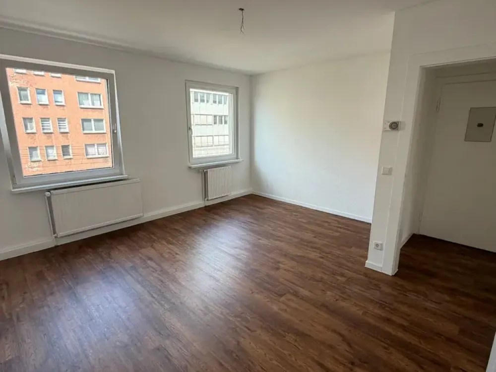Helle 2-Zimmer-Wohnung mit Balkon in Düsseldorf-Münsterstraße
