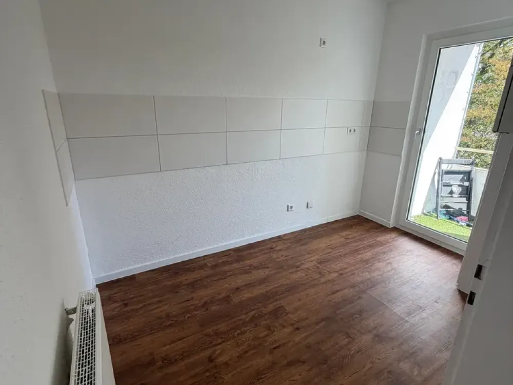 Helle 2-Zimmer-Wohnung mit Balkon in Düsseldorf-Münsterstraße