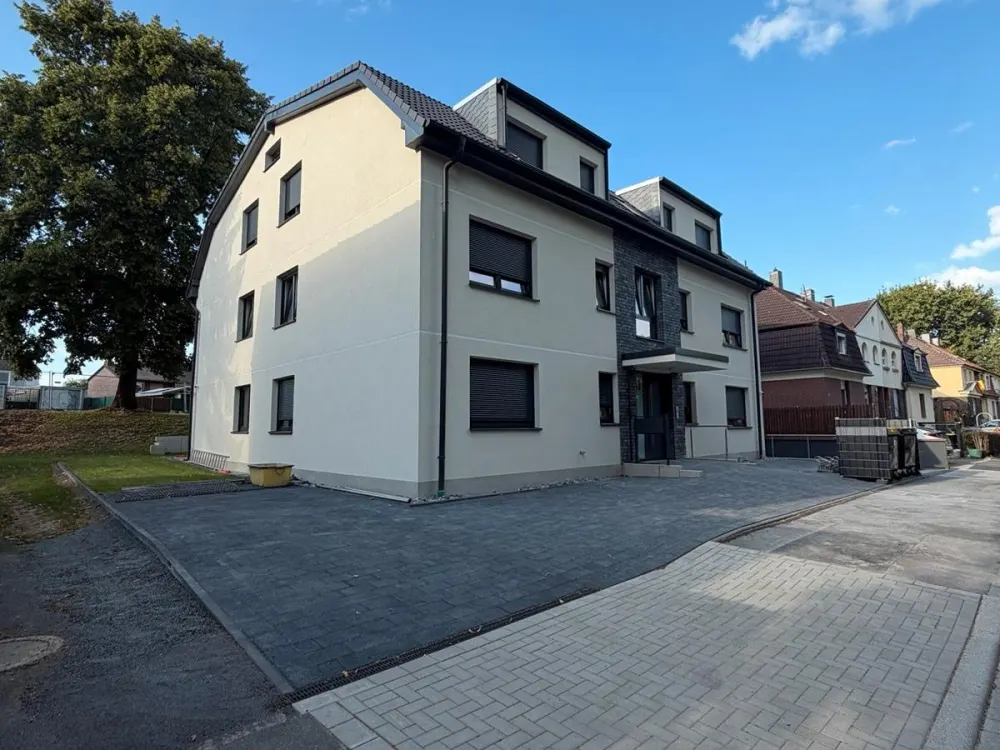 Moderne Dachgeschoss Wohnung im Neubau