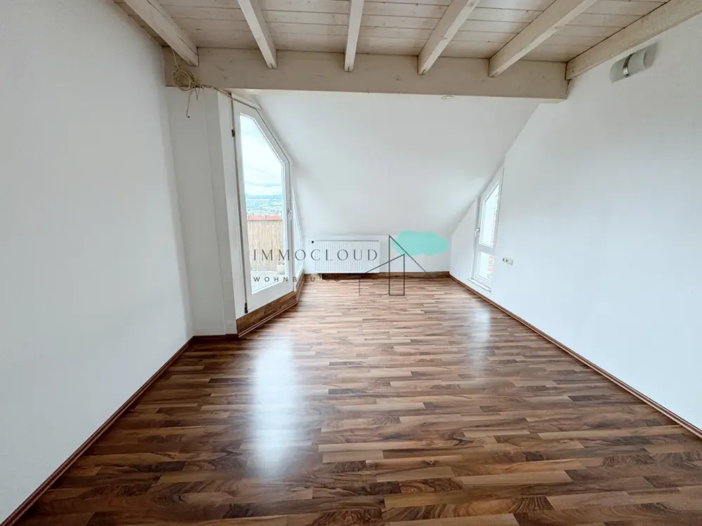 Charmante 4-Zimmer-Maisonettewohnung mit Weitblick, in Wernau