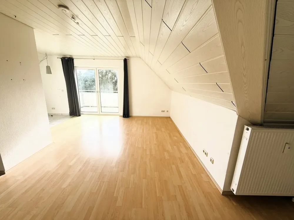 Helle Dachgeschosswohnung, ideal für Wochenendheimfahrer