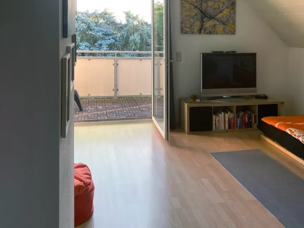 Helle Dachgeschosswohnung, ideal für Wochenendheimfahrer