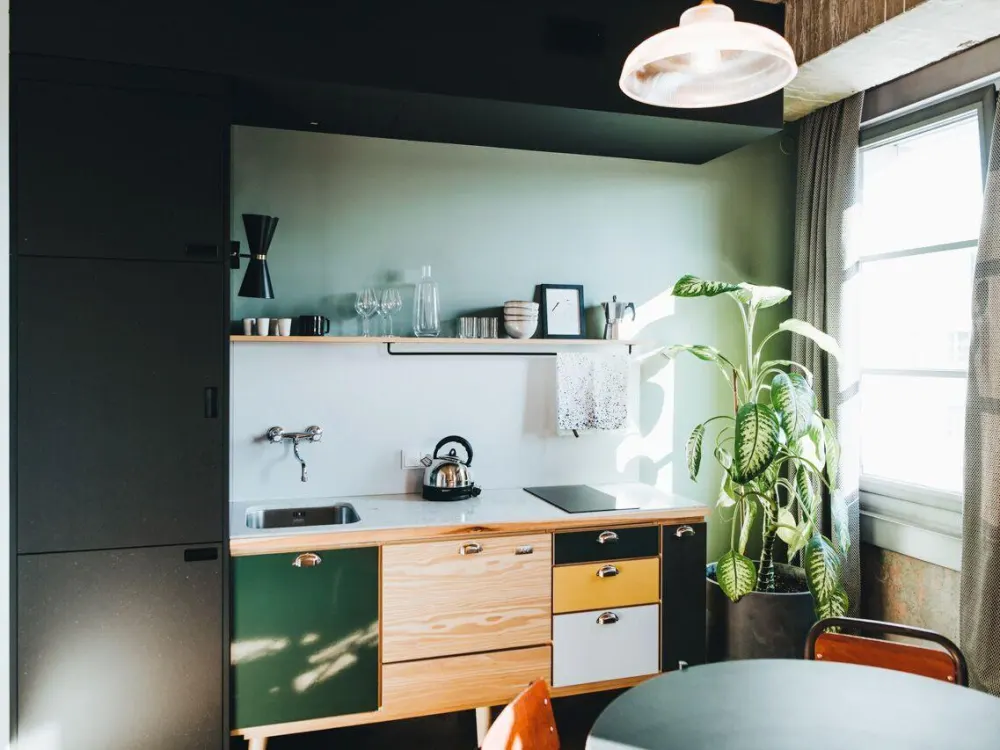 Neon Wood Student Housing in Berlin Friedrichshain, Neon Gold Apartment