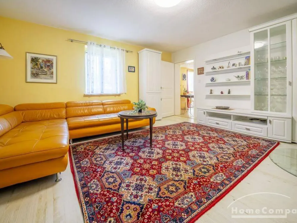 14050 HomeCompany Dresden Furnished Lovely 3-Room Apartment at Weißen Hirsch with Garden Use max. 3 Persons