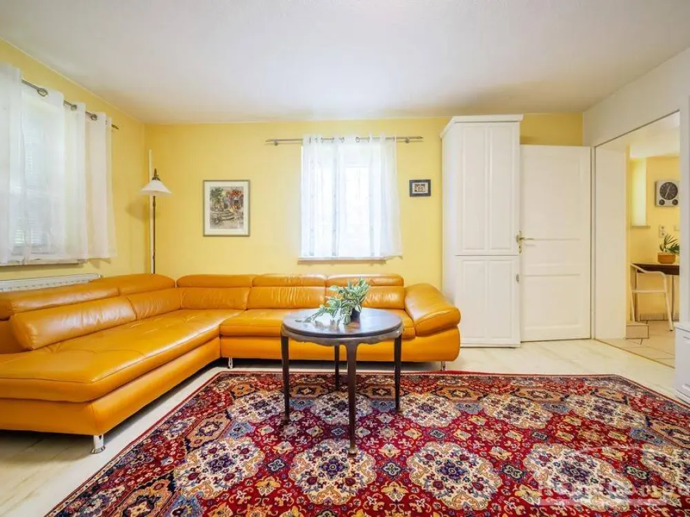14050 HomeCompany Dresden Furnished Lovely 3-Room Apartment at Weißen Hirsch with Garden Use max. 3 Persons