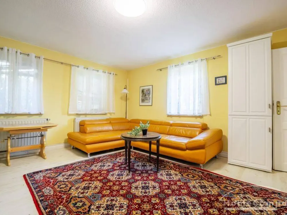 14050 HomeCompany Dresden Furnished Lovely 3-Room Apartment at Weißen Hirsch with Garden Use max. 3 Persons