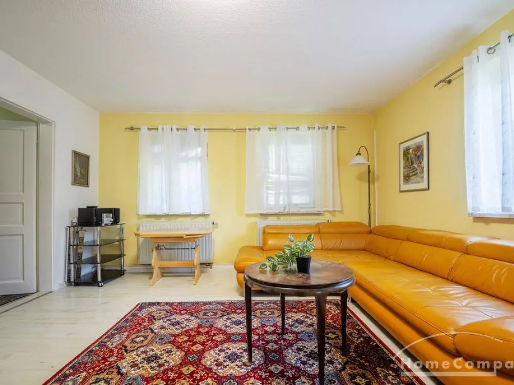 14050 HomeCompany Dresden Furnished Lovely 3-Room Apartment at Weißen Hirsch with Garden Use max. 3 Persons