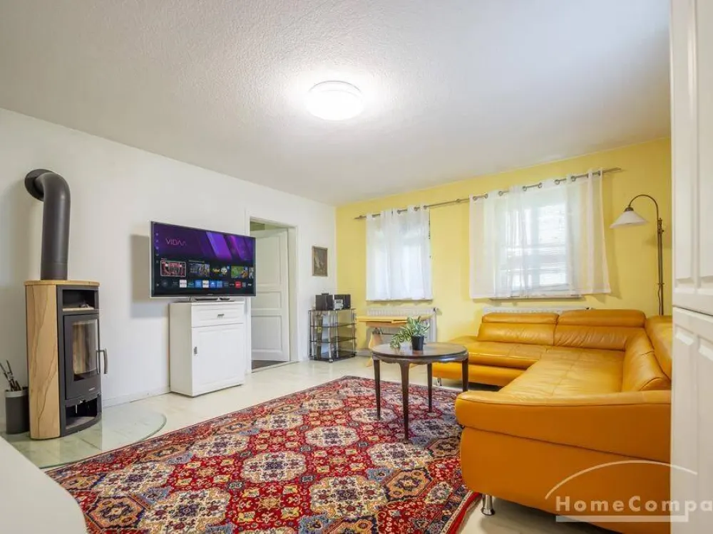14050 HomeCompany Dresden Furnished Lovely 3-Room Apartment at Weißen Hirsch with Garden Use max. 3 Persons