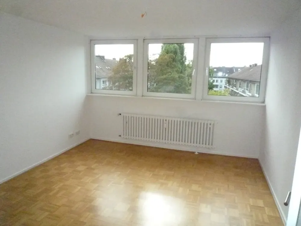 Schöne Dachgeschoss-Wohnung in Oberkassel
