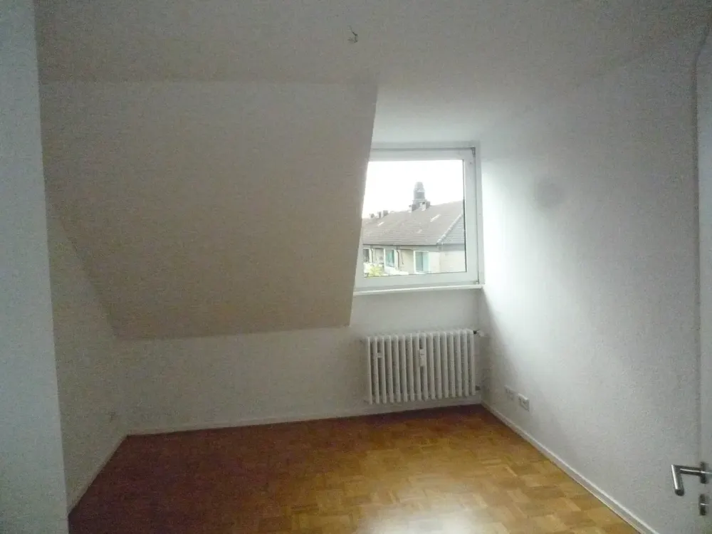 Schöne Dachgeschoss-Wohnung in Oberkassel
