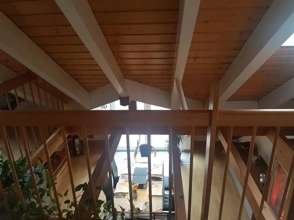 Traumhaft schöne 2-Zimmer-Maisonette-Wohnung mit Balkon und Einbauküche in Dreieichenhain