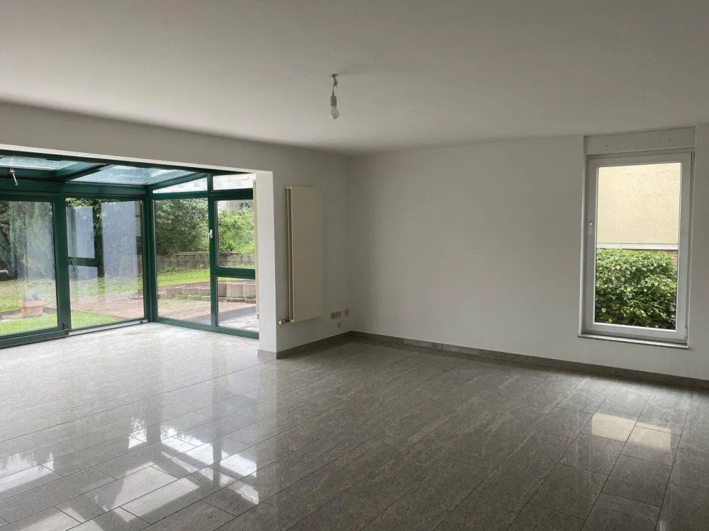 Exclusive 2-Room Apartment for Garden Lovers