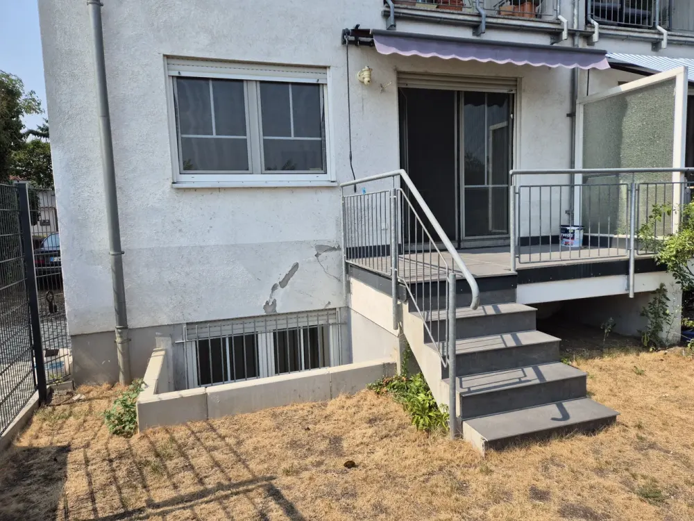 Living with Character: 3-Room Apartment in Frankfurt-Oberrad