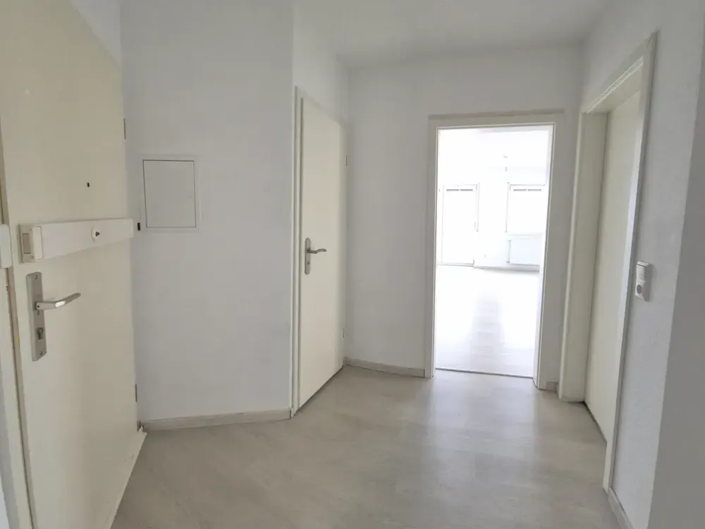 Living with Character: 3-Room Apartment in Frankfurt-Oberrad