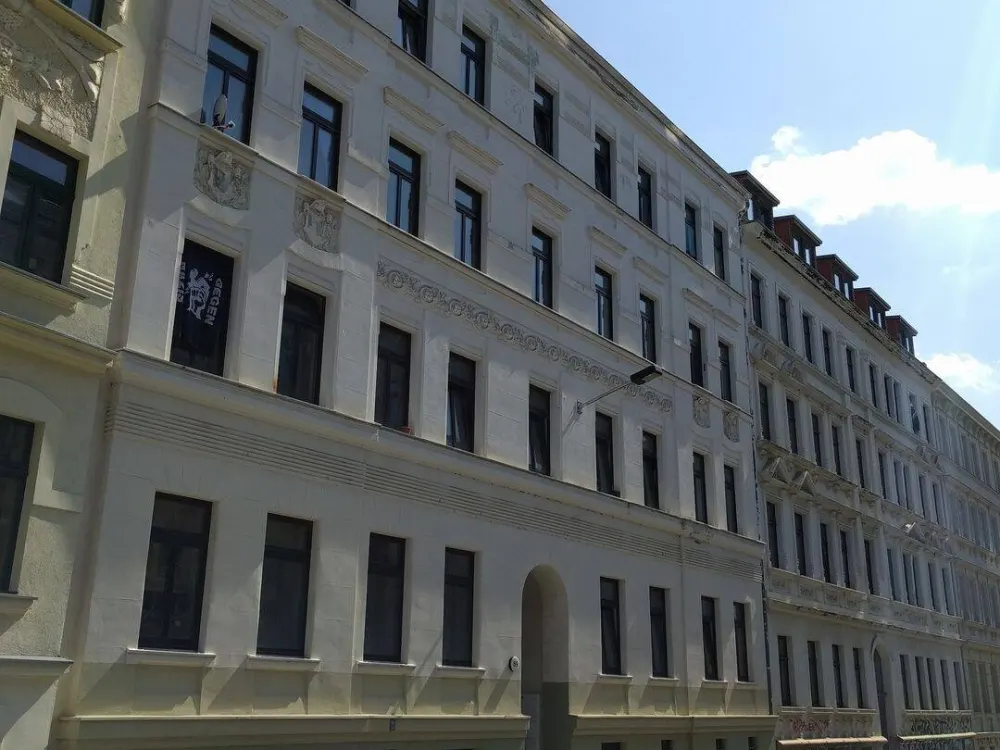 Schöne sanierte Altbauwohnung - sofort bezugsfertig