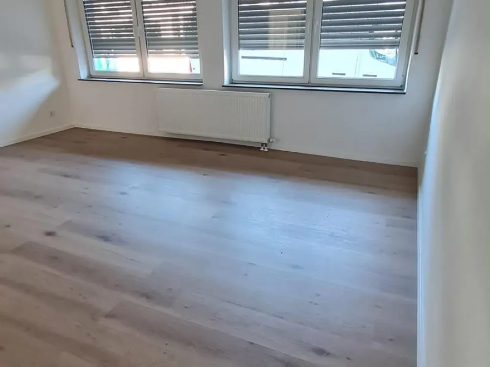 2 Zimmer Wohnung frisch saniert zu vermieten