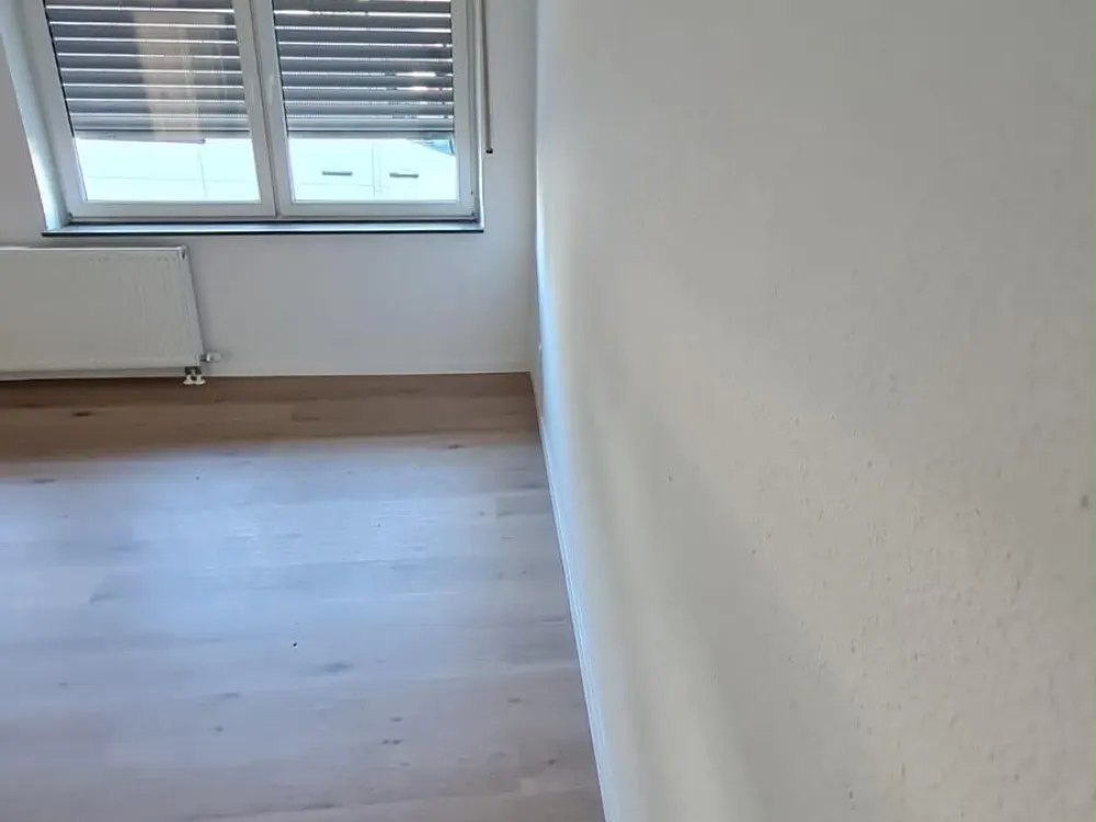 2 Zimmer Wohnung frisch saniert zu vermieten