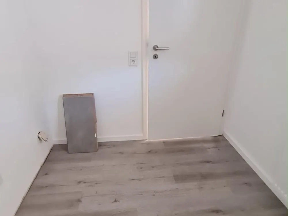 2 Zimmer Wohnung frisch saniert zu vermieten