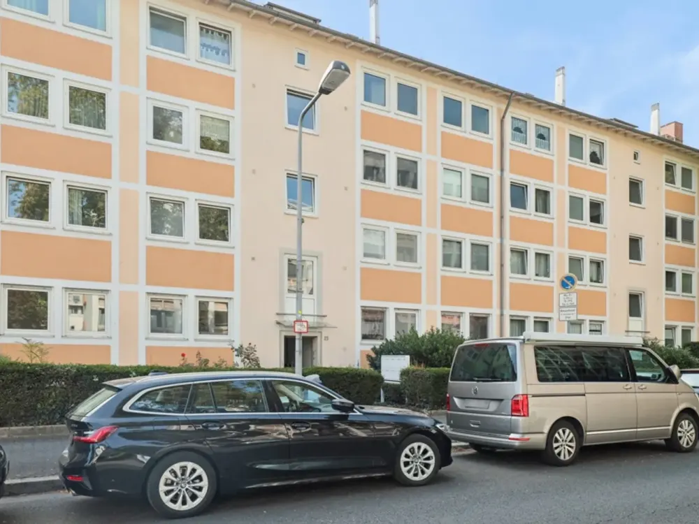 ++ NEW: Quiet + Stylish 3-Room Apartment with Built-in Kitchen + Loggia Near Museumsufer! ++