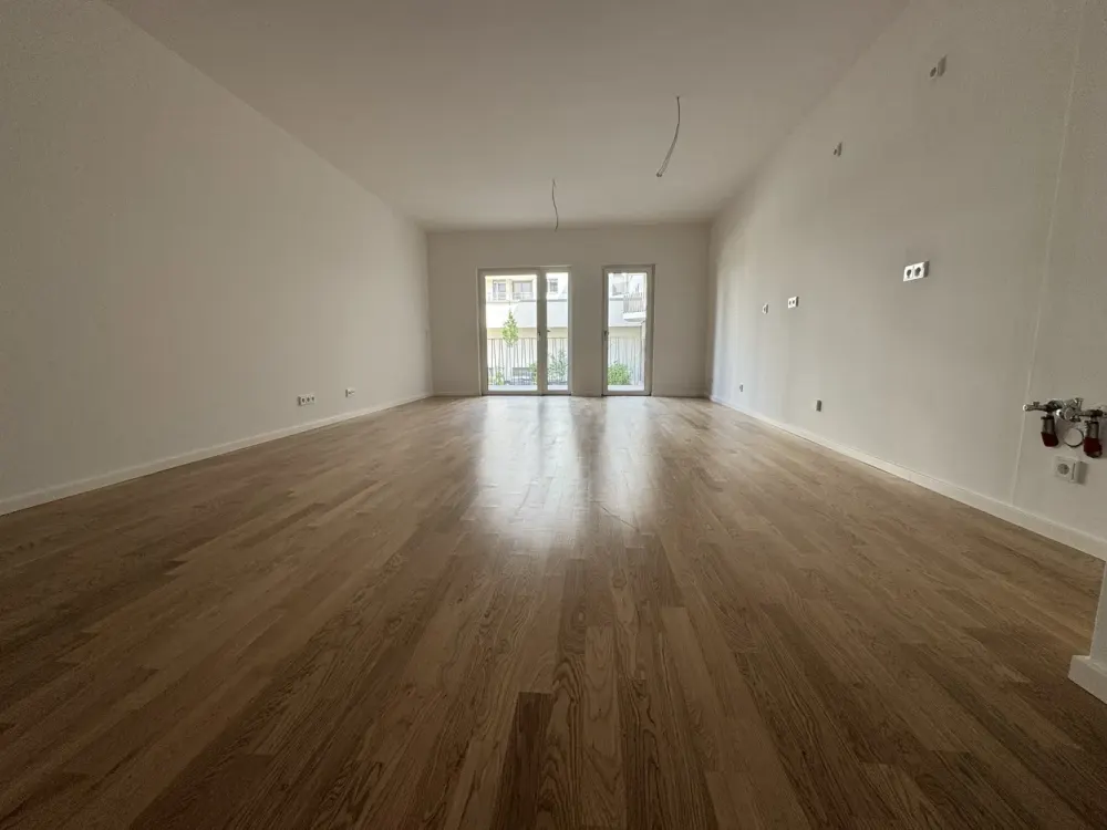 First occupancy!: 4-room apartment on the ground floor with balcony