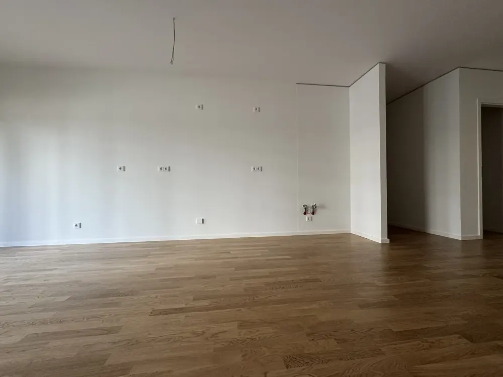 First occupancy!: 4-room apartment on the ground floor with balcony