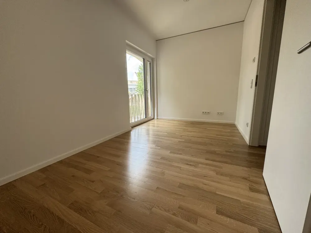 First occupancy!: 4-room apartment on the ground floor with balcony