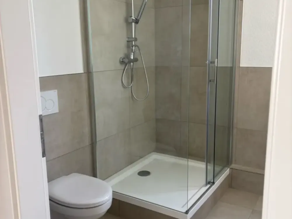 Sanierte 3-Zimmer Wohnung+ Küche, Diele, Bad WG geeignet