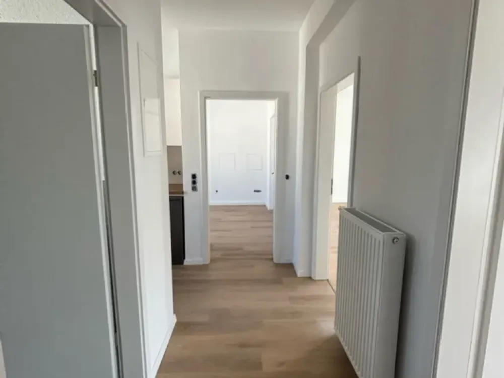 Sanierte 3-Zimmer Wohnung+ Küche, Diele, Bad WG geeignet