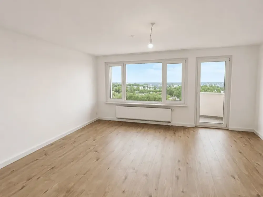 TOP SANIERT! 1 Raum Wohnung mit Balkon und schönem Ausblick