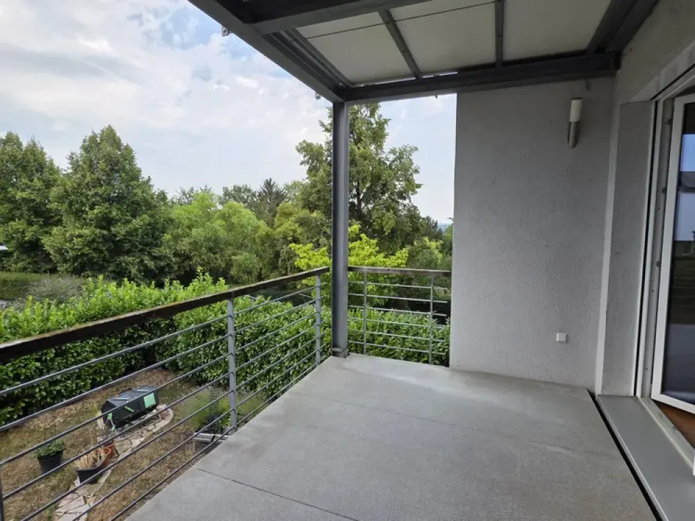 Traumwohnung mit Balkon und 2 Bädern in begehrter Lage!