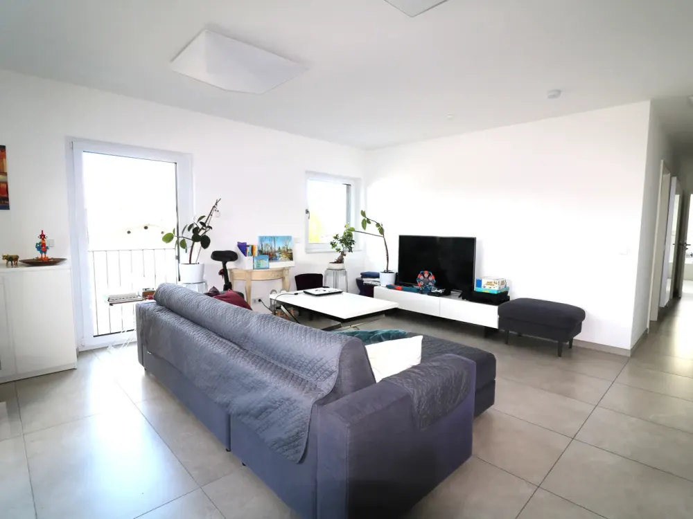 Wunderschöne Neuwertige 4- Zimmer Wohnung