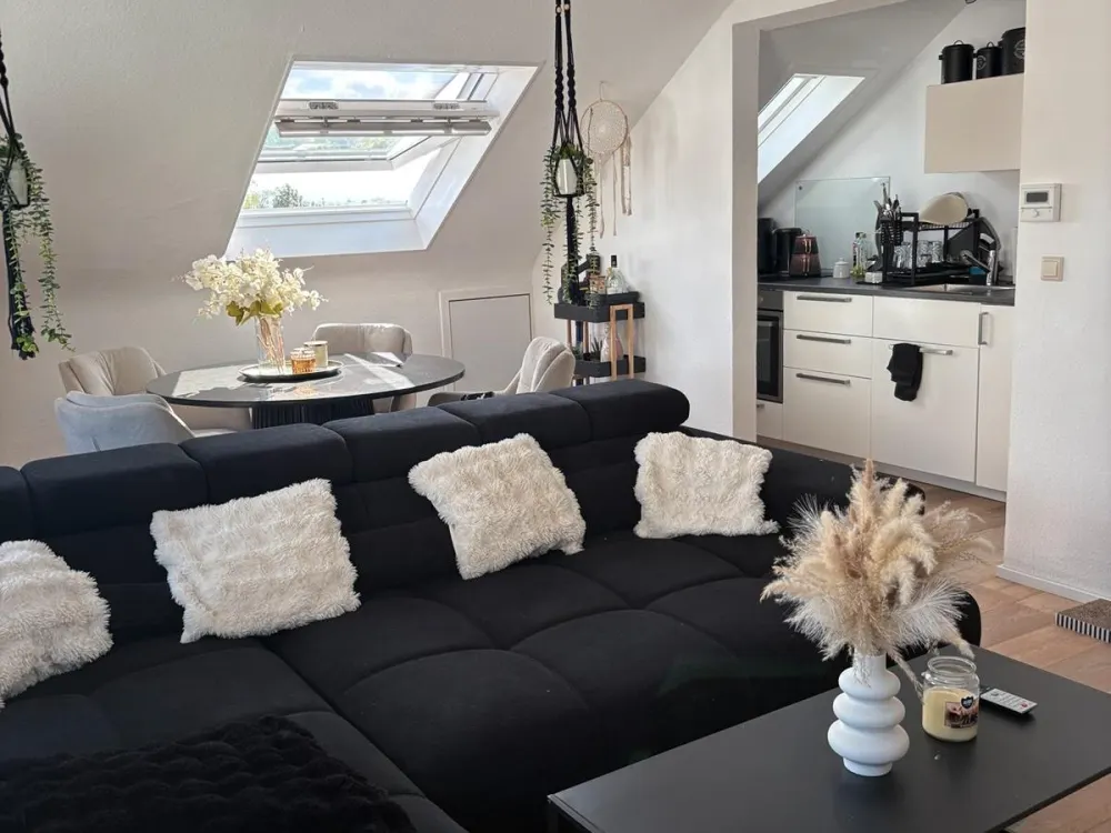 2-Zimmer Dachgeschosswohnung/ Nachmieter gesucht