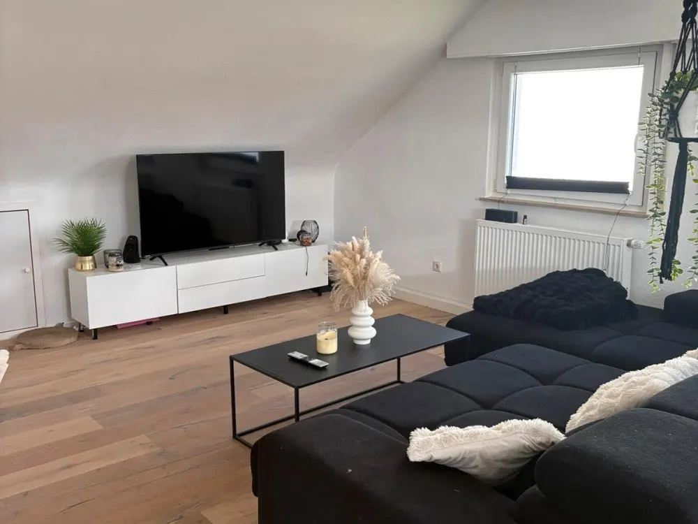 2-Zimmer Dachgeschosswohnung/ Nachmieter gesucht