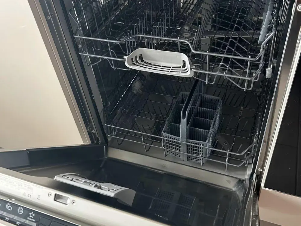 3-ZKBB 77m² Teilmöbliert mit zwei PKW-Stellplätzen