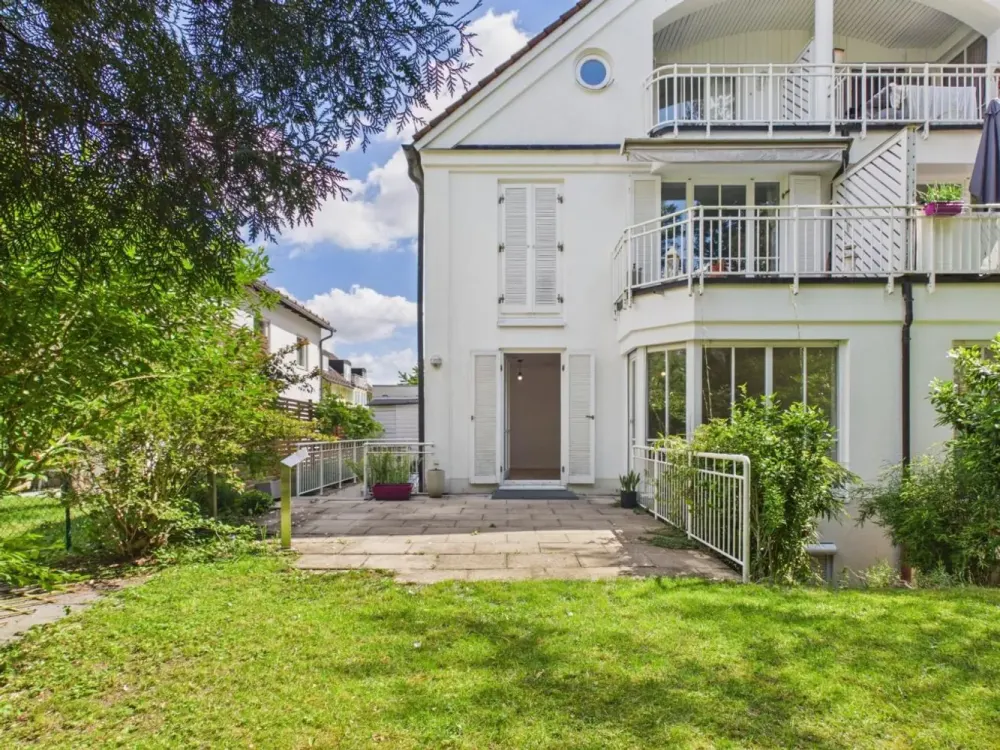 Ein Zuhause mit Garten: Großzügige 4-Zimmer-Wohnung in Waldtrudering