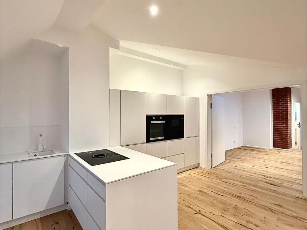 Neue Penthousewohnung in Sachsenhausen nahe dem Main
