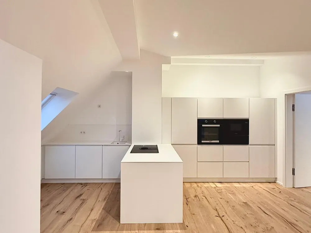 Neue Penthousewohnung in Sachsenhausen nahe dem Main