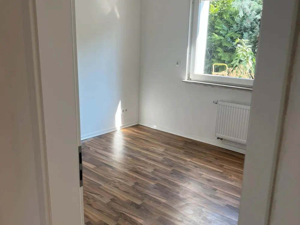 Erstbezug Kernsanierte 3 Zimmer Wohnung 80qm mit Garten